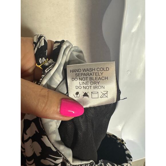 NWoT Shore Shapes Ruched One Piece Swimsuit – Size 8 - Picture 8 of 8